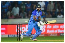 ಸ್ಟೋಕ್ಸ್, ಡಿಕಾಕ್ ಹಾದಿಯಲ್ಲಿ ಭಾರತೀಯರು: ಟೀಮ್ ಇಂಡಿಯಾದ 4 ಕ್ರಿಕೆಟಿಗರು 2023ರಲ್ಲಿ ಒಂದು ಮಾದರಿಗೆ ಗುಡ್‌ಬೈ!