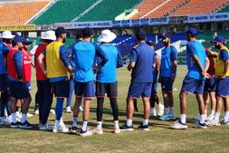 Ind vs Ban 1st Test: ಗೆಲುವಿನ ವಿಶ್ವಾಸದಲ್ಲಿ ಟೀಂ ಇಂಡಿಯಾ, ನೆಟ್ಸ್‌ನಲ್ಲಿ ಬೆವರಿಳಿಸಿದ ವಿರಾಟ್ ಕೊಹ್ಲಿ, ಪೂಜಾರ