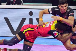 PKL 2022: ಯು ಮುಂಬಾ ವಿರುದ್ಧ ಸೋತ ಗೂಳಿಗಳಿಗೆ ಪ್ಲೇ ಆಫ್‌ನಲ್ಲಿ ದಬಾಂಗ್ ಡೆಲ್ಲಿ ಸವಾಲು