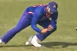 IND Vs BAN 2nd ODI : ಪಂದ್ಯದ ವೇಳೆ ಗಾಯಗೊಂಡ ನಾಯಕ ರೋಹಿತ್ ಶರ್ಮಾ, ಆಸ್ಪತ್ರೆಗೆ ದಾಖಲು