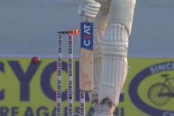 IND vs BAN 1st Test: ಕ್ಲೀನ್ ಬೌಲ್ಡ್ ಆಗಿದ್ದರೂ ಶ್ರೇಯಸ್ ಅಯ್ಯರ್ ನಾಟೌಟ್; ಆಟಗಾರರಿಗೂ ಶಾಕ್!
