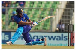 ಶುಬ್ಮನ್ ಗಿಲ್ ದಾಖಲೆಯ ದ್ವಿಶತಕದ ಬಳಿಕ ವೈರಲ್ ಆಯ್ತು ರೋಹಿತ್ ಶರ್ಮಾ 'ಭವಿಷ್ಯ'ದ ಟ್ವೀಟ್