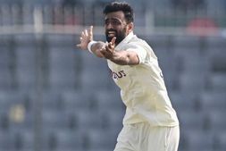 Ranji Trophy: ಮೊದಲ ಓವರ್​ನಲ್ಲೇ ಹ್ಯಾಟ್ರಿಕ್ ವಿಕೆಟ್ ಪಡೆದು ವಿಶೇಷ ದಾಖಲೆ ನಿರ್ಮಿಸಿದ ಜಯದೇವ್ ಉನದ್ಕತ್