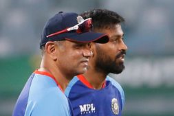 Ind vs SL : ಹಾರ್ದಿಕ್ ಪಾಂಡ್ಯ ಮತ್ತು ರಾಹುಲ್ ದ್ರಾವಿಡ್‌ಗೆ ತಲೆನೋವಾದ ಪ್ಲೇಯಿಂಗ್ XI ಆಯ್ಕೆ