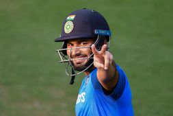Rishabh Pant : ಆದಷ್ಟು ಬೇಗನೆ ಮೈದಾನಕ್ಕೆ ಬರುತ್ತೇನೆ : ಅಪಘಾತದ ಬಳಿಕ ಮೊದಲ ಬಾರಿ ರಿಷಬ್ ಪಂತ್ ಟ್ವೀಟ್