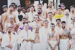 IND vs SL: 3ನೇ ಏಕದಿನ ಪಂದ್ಯಕ್ಕೂ ಮುನ್ನ ಪದ್ಮನಾಭಸ್ವಾಮಿ ದೇವಸ್ಥಾನಕ್ಕೆ ಭೇಟಿ ನೀಡಿದ ಟೀಂ ಇಂಡಿಯಾ