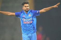 Umran Malik's fastest ball : ಭಾರತೀಯ ಕ್ರಿಕೆಟ್ ಇತಿಹಾಸದಲ್ಲೇ ವೇಗದ ಎಸೆತ ಬೌಲ್ ಮಾಡಿ ವಿಕೆಟ್ ಕಿತ್ತ ಉಮ್ರಾನ್ ಮಲಿಕ್