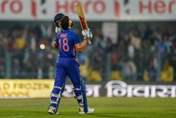 Ind vs SL 1st ODI: ಸಚಿನ್‌ರನ್ನು ಹಿಂದಿಕ್ಕಿ ಏಕದಿನ ಕ್ರಿಕೆಟ್‌ನಲ್ಲಿ ವಿಶಿಷ್ಟ ದಾಖಲೆ ನಿರ್ಮಿಸಿದ ವಿರಾಟ್ ಕೊಹ್ಲಿ