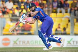 IND vs SL: 45ನೇ ಏಕದಿನ ಶತಕ ಗಳಿಸಿ ದಾಖಲೆ ಮೇಲೆ ದಾಖಲೆ ಬರೆದ ವಿರಾಟ್ ಕೊಹ್ಲಿ