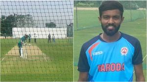 IND Vs AUS Test : ಅಶ್ವಿನ್‌ ರೀತಿಯಲ್ಲೇ ಬೌಲಿಂಗ್: ಮಹೇಶ್ ಪಿಥಿಯಾ ಬೌಲಿಂಗ್‌ಗೆ ದಂಗಾದ ಆಸ್ಟ್ರೇಲಿಯಾ ಆಟಗಾರರು!