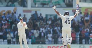 IND vs AUS: ಕಷ್ಟಕರ ಪಿಚ್‌ನಲ್ಲಿ ಅನಿರೀಕ್ಷಿತ ಶತಕ; ರೋಹಿತ್ ಶರ್ಮಾಗೆ ಪ್ರಶಂಸೆಗಳ ಸುರಿಮಳೆ