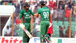 Ban vs Eng T20: ಲಿಟ್ಟನ್ ದಾಸ್, ನಜ್ಮುಲ್ ಶಾಂಟೋ ಭರ್ಜರಿ ಬ್ಯಾಟಿಂಗ್ : ಸವಾಲಿನ ಮೊತ್ತ ಕಲೆಹಾಕಿದ ಬಾಂಗ್ಲಾದೇಶ