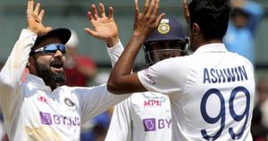 ICC Test Ranking: ಬೌಲಿಂಗ್‌ನಲ್ಲಿ ನಂ.1 ಸ್ಥಾನಕ್ಕೇರಿದ ಆರ್ ಅಶ್ವಿನ್; ಬ್ಯಾಟಿಂಗ್‌ನಲ್ಲಿ ವಿರಾಟ್ ಕೊಹ್ಲಿ ಭಾರೀ ಏರಿಕೆ!