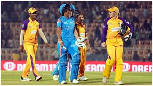 WPL 2023: ಟಾಸ್ ಗೆದ್ದು ಬೌಲಿಂಗ್ ಆಯ್ಕೆ ಮಾಡಿಕೊಂಡ ಯುಪಿ ವಾರಿಯರ್ಸ್ : ಗೆದ್ದರಷ್ಟೇ ಪ್ಲೇ ಆಫ್ ಕನಸು ಜೀವಂತ