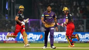 KKR vs RCB: ಸೇಡಿನ ಪಂದ್ಯದಲ್ಲಿ ಟಾಸ್ ಗೆದ್ದ ಆರ್‌ಸಿಬಿ; ಪ್ಲೇಯಿಂಗ್ 11 & ಲೈವ್ ಸ್ಕೋರ್ ಇಲ್ಲಿದೆ
