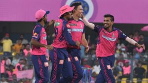 RCB vs RR: ಮೊದಲ ಎಸೆತದಲ್ಲೇ ವಿರಾಟ್ ಔಟ್: 100ನೇ ಐಪಿಎಲ್ ಬಲಿ ಪಡೆದ ಟ್ರೆಂಟ್ ಬೋಲ್ಟ್
