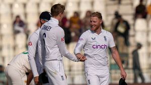 England vs Ireland: ಟೆಸ್ಟ್ ಮಾದರಿಯಲ್ಲಿ ಇಂಗ್ಲೆಂಡ್‌ಗೆ ಸವಾಲೊಡ್ಡಿದ ಐರ್ಲೆಂಡ್