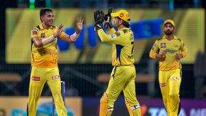 IPL ಫೈನಲ್ ಪಂದ್ಯಕ್ಕೆ ಬ್ಯಾನ್ ಆಗಲಿದ್ದಾರಾ ಎಂಎಸ್ ಧೋನಿ?: ಮಾಹಿ ವರ್ತನೆಗೆ ಕೇಳಿಬಂತು ಟೀಕೆ!