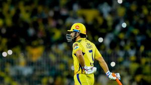 MS Dhoni ಇನ್ನೂ 10 ವರ್ಷ ಐಪಿಎಲ್ ಆಡಲಿ ಎಂದ ಕೆವಿನ್ ಪೀಟರ್ಸನ್: ಕಾರಣ ಇಲ್ಲದೆ!