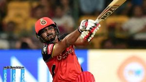 RCB vs DC: ಪಂದ್ಯದ ಟಾಸ್ ವರದಿ, ಪ್ಲೇಯಿಂಗ್ 11 & ಲೈವ್ ಸ್ಕೋರ್; ಕೇದಾರ್ ಜಾಧವ್ ಈಸ್ ಬ್ಯಾಕ್!