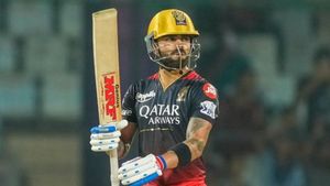 IPL 2023: ಡೆಲ್ಲಿ ಕ್ಯಾಪಿಟಲ್ಸ್ ವಿರುದ್ಧದ ಪಂದ್ಯದಲ್ಲಿ ಕೊಹ್ಲಿ ಬರೆದ ಈ 3 ದಾಖಲೆಗಳ ಬಗ್ಗೆ ತಿಳಿಯಿರಿ