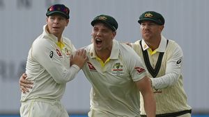 Ashes 2023: 3ನೇ ದಿನದಾಟದಲ್ಲಿ ಮಳೆಯದ್ದೇ ಆಟ; ಅಲ್ಪ ಮೊತ್ತಕ್ಕೆ 2 ವಿಕೆಟ್ ಕಳೆದುಕೊಂಡ ಇಂಗ್ಲೆಂಡ್