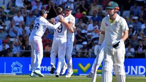 Ashes 2023: ಎರಡನೇ ಇನ್ನಿಂಗ್ಸ್‌ನಲ್ಲಿ ಕುಸಿದ ಆಸ್ಟ್ರೇಲಿಯಾಕ್ಕೆ ಟ್ರಾವಿಸ್ ಹೆಡ್, ಮಿಚೆಲ್ ಮಾರ್ಷ್ ಆಸರೆ