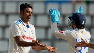 Ind vs WI: ಅನಿಲ್ ಕುಂಬ್ಳೆ ಹೆಸರಿನಲ್ಲಿದ್ದ ಬೃಹತ್ ದಾಖಲೆ ಸರಿಗಟ್ಟಿದ ಆರ್ ಅಶ್ವಿನ್
