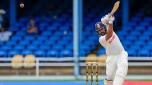 IND vs WI: ಶ್ರೀಲಂಕಾ ಲೆಜೆಂಡ್ ಹಿಂದಿಕ್ಕಿ ಈ ಸಾಧನೆ ಮಾಡಿದ ಮೊದಲ ಬ್ಯಾಟರ್ ರೋಹಿತ್ ಶರ್ಮಾ