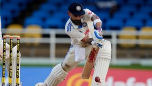 IND vs WI: ವಿರಾಟ್ ಕೊಹ್ಲಿ 500 ಅಲ್ಲ, 5ನೇ ಪಂದ್ಯದಂತೆ ಆಡಿದರು; ದಿನೇಶ್ ಕಾರ್ತಿಕ್ ಹೀಗೆ ಹೇಳಿದ್ದೇಕೆ?