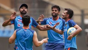 Mohammed Siraj: ಏಕದಿನ ಸರಣಿ ಆಡಬೇಕಿದ್ದ ಸ್ಟಾರ್ ಬೌಲರ್ ಭಾರತಕ್ಕೆ ವಾಪಸ್; ಕಾರಣವೇನು?