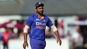 IND vs WI 1st ODI: ಸಂಜು ಹೊರಗಿಟ್ಟಿದ್ದಕ್ಕೆ ಬದರಿನಾಥ್ ಕೆಂಡಾಮಂಡಲ; ಸ್ಯಾಮ್ಸನ್ ಜೆರ್ಸಿ ಧರಿಸಿ ಆಡಿದ ಸೂರ್ಯ