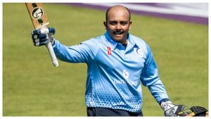 ಆಂಗ್ಲರ ನಾಡಿನಲ್ಲಿ ಪೃಥ್ವಿ ಶಾ ಬಿರುಗಾಳಿ: ಏಕದಿನ ಮಾದರಿಯಲ್ಲಿ ದಾಖಲೆಯ ದ್ವಿಶತಕ ಸಿಡಿಸಿದ ದಾಂಡಿಗ