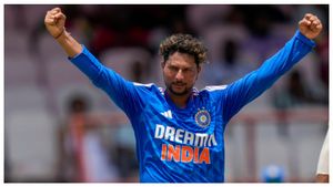 India vs Sri Lanka: ಕುಲ್‌ದೀಪ್ ಯಶಸ್ಸಿನ ಹಿಂದೆ 'SKY'ವಾಡ!!