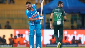India vs Pakistan: ಪಾಕಿಸ್ತಾನ ವಿರುದ್ಧ ಸಿಡಿಲಬ್ಬರದ ಬ್ಯಾಟಿಂಗ್‌; ವಿಶ್ವದಾಖಲೆ ಧೂಳೀಪಟ ಮಾಡಿದ ವಿರಾಟ್ ಕೊಹ್ಲಿ