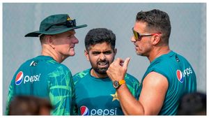 ಆತನೊಬ್ಬನಿಂದಾಗಿಯೇ ಪಾಕಿಸ್ತಾನ ಸೋಲುತ್ತಿಲ್ಲ: ಪಾಕ್ ನಾಯಕನ ಬೆಂಬಲಕ್ಕೆ ನಿಂತ ಭಾರತದ ಮಾಜಿ ಕ್ರಿಕೆಟಿಗ