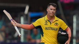 AUS vs PAK: ಪಾಕಿಸ್ತಾನ ವಿರುದ್ಧ ಭರ್ಜರಿ ಶತಕ; ವಿರಾಟ್ ಕೊಹ್ಲಿಯ ಅಪರೂಪದ ದಾಖಲೆ ಸರಿಗಟ್ಟಿದ ಡೇವಿಡ್ ವಾರ್ನರ್