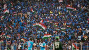 World Cup 2023: ಪ್ರೇಕ್ಷಕರ ಶಿಳ್ಳೆ, ಚಪ್ಪಾಳೆಗೆ ಹೆದರಿ ಐಸಿಸಿಗೆ ದೂರು ನೀಡಿದ ಪಿಸಿಬಿ ಕ್ರಮವನ್ನು ಟೀಕಿಸಿದ ಪಾಕ್ ಕ್ರಿಕೆಟಿಗ