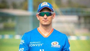 IPL 2024: ಬಹು ವರ್ಷಗಳ ಬೌಲಿಂಗ್ ಕೋಚ್ ಪಾತ್ರದ ನಂತರ 'ಮುಂಬೈ ಇಂಡಿಯನ್ಸ್' ಶರ್ಟ್ ಕಳಚಿದ ಶೇನ್ ಬಾಂಡ್!