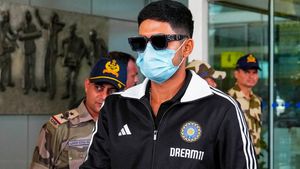 IND vs PAK: ಅಹಮದಾಬಾದ್‌ಗೆ ಬಂದಿಳಿದ ಶುಭ್ಮನ್ ಗಿಲ್; ಪಾಕಿಸ್ತಾನ ವಿರುದ್ಧದ ಪಂದ್ಯದಲ್ಲಿ ಆಡುತ್ತಾರಾ?