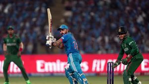 IND vs BAN: ಏಕದಿನ ಕ್ರಿಕೆಟ್‌ನಲ್ಲಿ 48ನೇ ಶತಕ ಸಿಡಿಸಿದ ವಿರಾಟ್ ಕೊಹ್ಲಿ; ವಿಶ್ವದಾಖಲೆಗೆ ಎರಡೇ ಹೆಜ್ಜೆ ಬಾಕಿ!