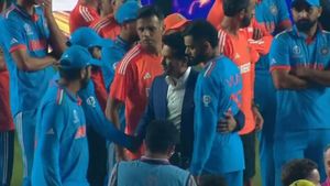 IND vs AUS Final: ವಿಶ್ವಕಪ್ ಫೈನಲ್ ಸೋಲಿನ ಬಳಿಕ ದುಃಖಿತರಾಗಿದ್ದ ರೋಹಿತ್, ಕೊಹ್ಲಿ ಸಮಾಧಾನಪಡಿಸಿದ ಸಚಿನ್!