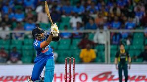 IND vs AUS 3rd T20: ವಿರಾಟ್ ಕೊಹ್ಲಿ ದಾಖಲೆ ಹಿಂದಿಕ್ಕಲು ಸೂರ್ಯನಿಗೆ ಕೇವಲ 60 ರನ್‌ಗಳ ಅವಶ್ಯಕತೆ!