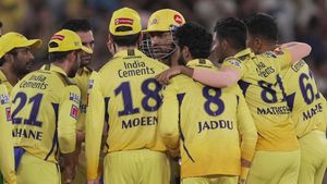 ಸ್ಟಾರ್ಕ್ ಅಲ್ಲ, ಶಾರ್ದೂಲ್ ಅಲ್ಲ; ಆರ್‌ಸಿಬಿ ಕೈಬಿಟ್ಟ ಈ ವೇಗಿಯ ಮೇಲೆ ಸಿಎಸ್‌ಕೆ ಕಣ್ಣು!