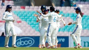 IND W vs ENG W: ಆಂಗ್ಲರನ್ನು ಬಗ್ಗುಬಡಿದು ಟೆಸ್ಟ್ ಕ್ರಿಕೆಟ್‌ನಲ್ಲಿ ಬೃಹತ್ ಗೆಲುವು ಸಾಧಿಸಿದ ಭಾರತ ವನಿತೆಯರು