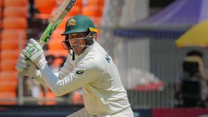 Usman Khawaja ತೋಳಿಗೆ ಕಪ್ಪು ಪಟ್ಟಿ ಧರಿಸಿದ್ದು ಏಕೆ? ಶೂಗಳ ಮೇಲೆ ಬರೆದಿದಕ್ಕೆ ಐಸಿಸಿ ಹೇಳಿದ್ದೇನು?