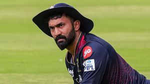 IND vs ENG: ಭಾರತ ಪ್ರವಾಸದ ವೇಳೆ ಇಂಗ್ಲೆಂಡ್ ಲಯನ್ಸ್ ಬ್ಯಾಟಿಂಗ್ ಸಲಹೆಗಾರನಾಗಿ ಆರ್‌ಸಿಬಿ ಸ್ಟಾರ್ ನೇಮಕ