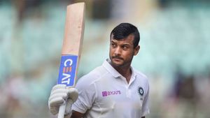 Mayank Agarwal: ಕ್ರಿಕೆಟಿಗ ಮಯಾಂಕ್ ಅಗರ್ವಾಲ್ ತೀವ್ರ ಅಸ್ವಸ್ಥ; ಐಸಿಯುನಲ್ಲಿ ಚಿಕಿತ್ಸೆ!