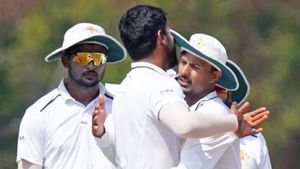 Ranji: ವಾಸುಕಿ ಕೌಶಿಕ್‌ಗೆ 4 ವಿಕೆಟ್‌: ಕರ್ನಾಟಕ ವಿರುದ್ಧ ಗುಜರಾತ್ 264