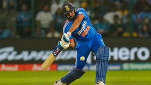 IND vs AFG: ಚಿನ್ನಸ್ವಾಮಿ ಅಂಗಳದಲ್ಲಿ ರೋಹಿತ್ ಶರ್ಮಾ ಅಬ್ಬರ; ಸೂರ್ಯ, ಮ್ಯಾಕ್ಸ್‌ವೆಲ್ ಹಿಂದಿಕ್ಕಿದ ಹಿಟ್‌ಮ್ಯಾನ್